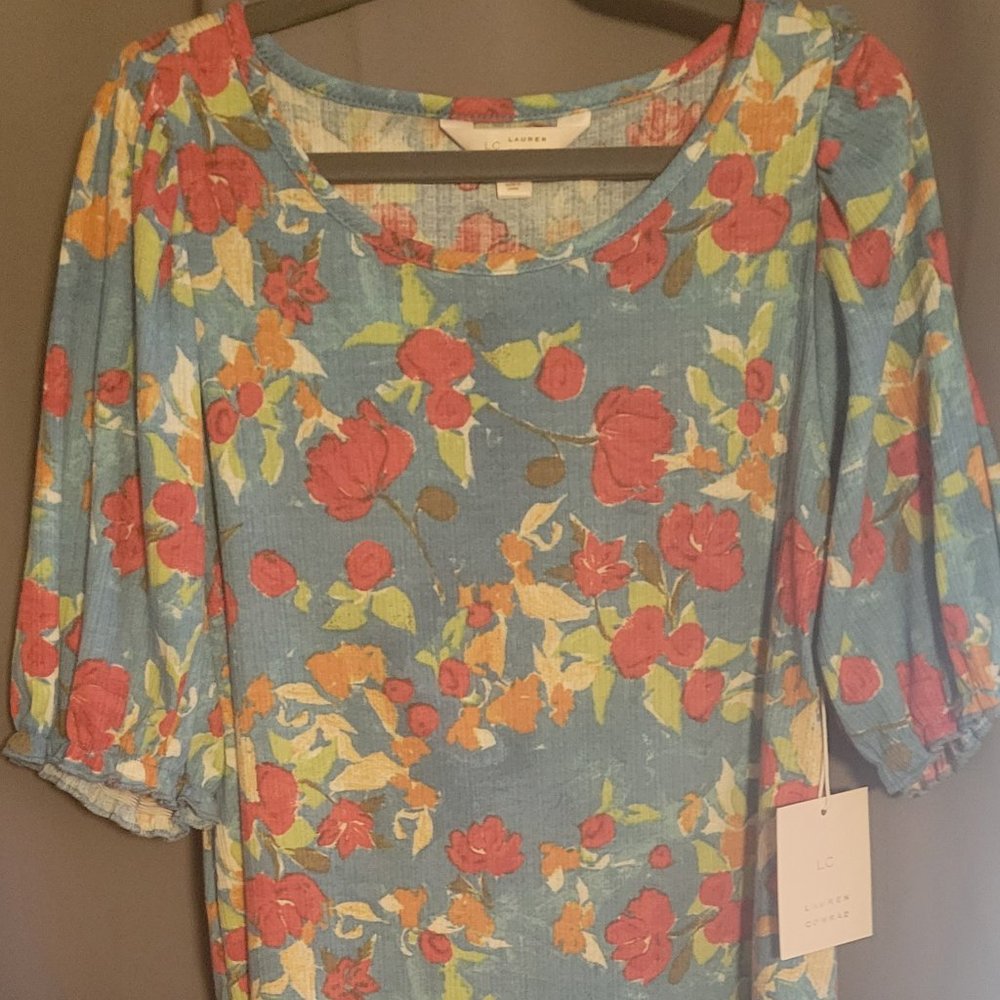 Brand NEW! LC Lauren Conrad Women's Beautiful Floral Blouse, Size XS